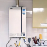 家里安装燃气热水器装修时要怎样做？燃气热水器适合怎样的装修？